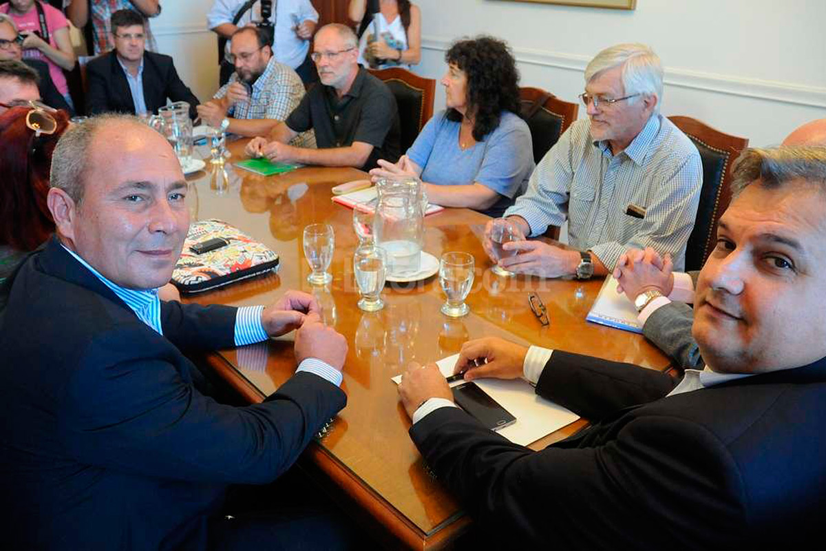 Provincia realizó propuestas a maestros y estatales