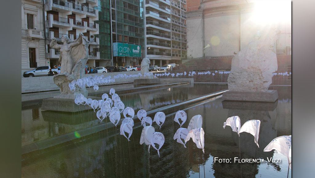 La memoria también  puede bordarse y plantarse en el agua…