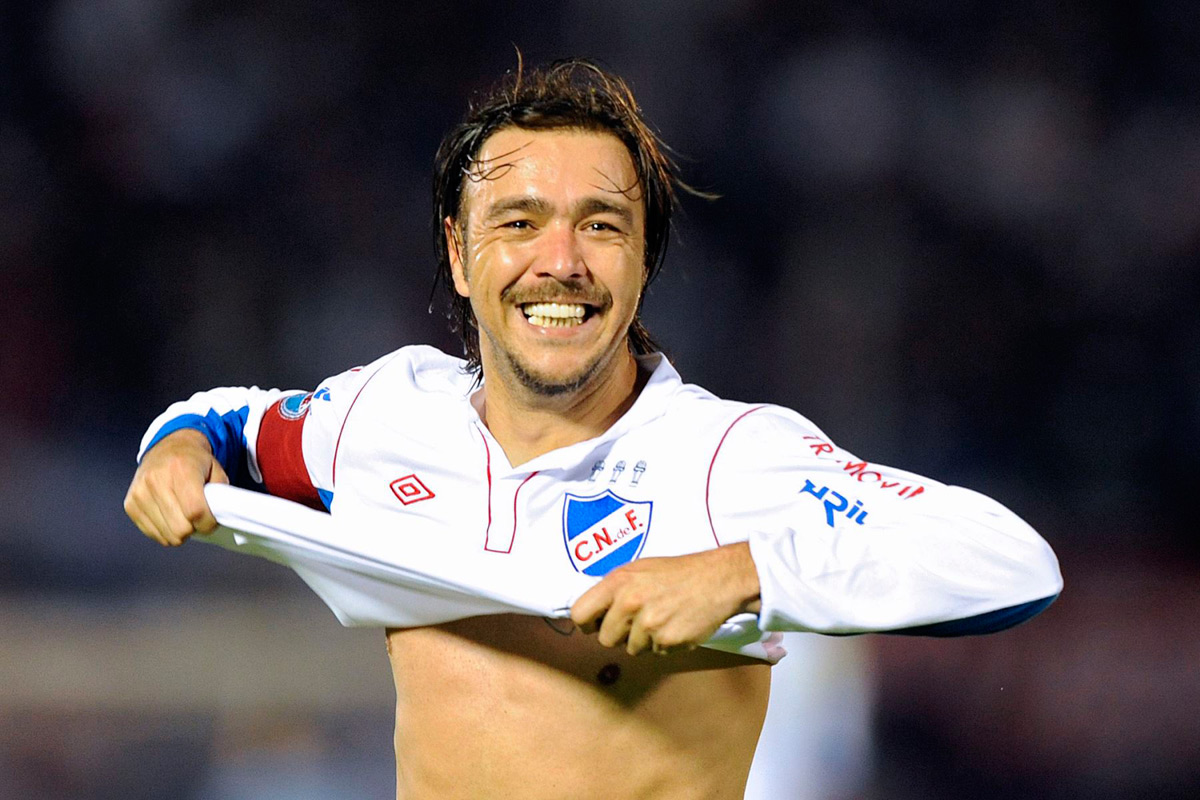 Punto final: el Chino Recoba se despide del fútbol