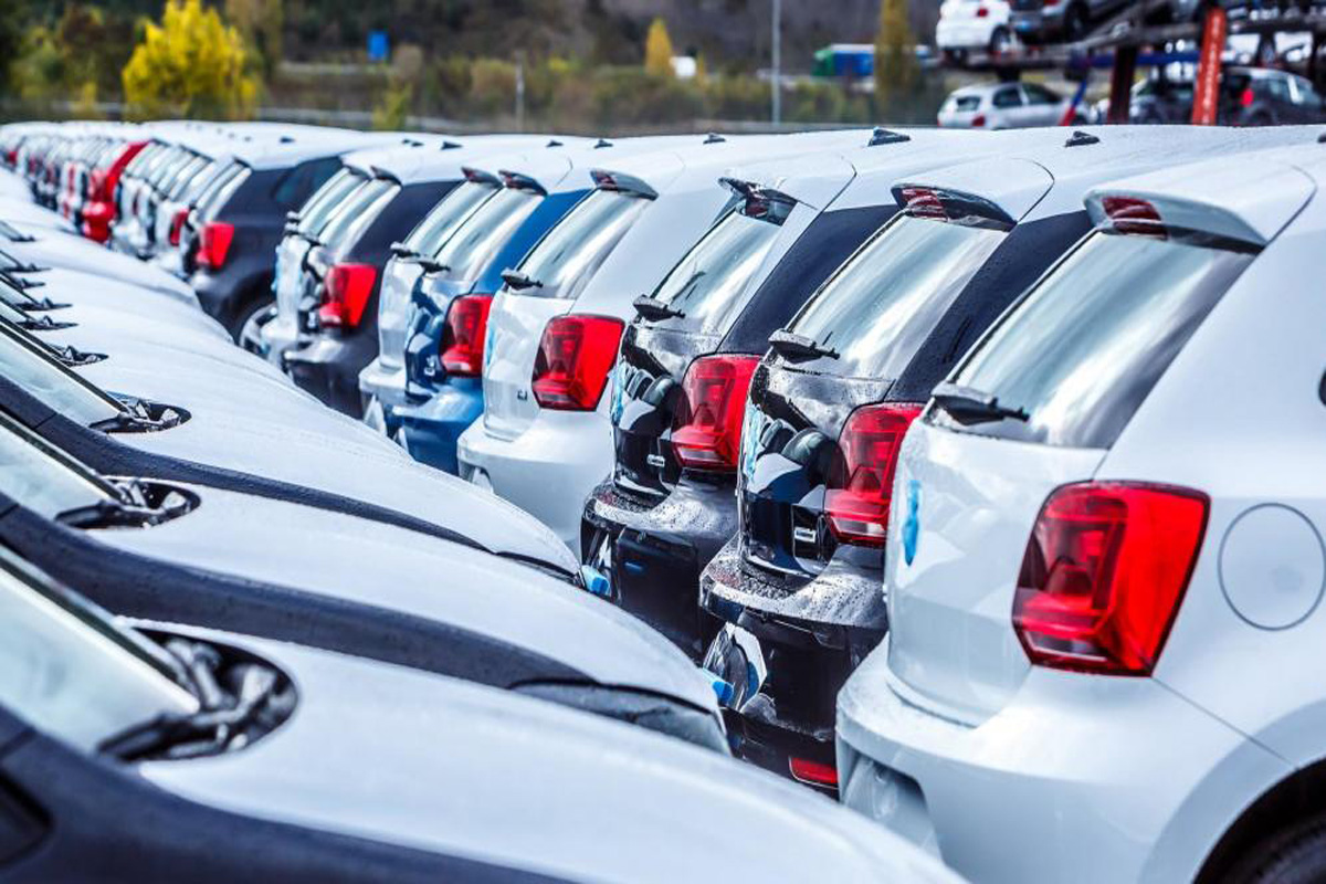Empresa Volkswagen estudia reducir empleos en Alemania
