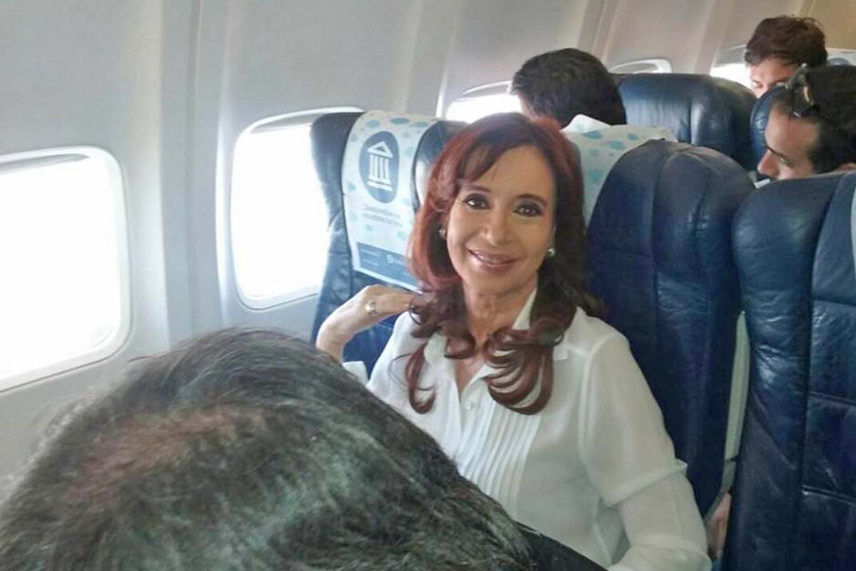 Cristina arriba a Aeroparque  este lunes e irán a recibirla