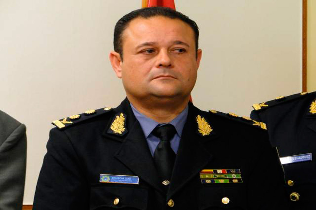 “Vamos a pedir 800 policías más para Rosario”