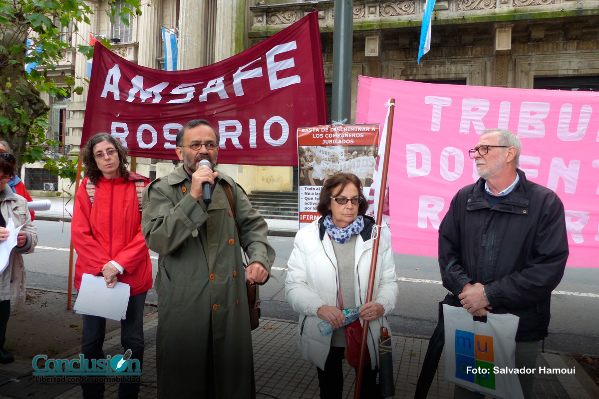 Los docentes jubilados se quedaron sin el 7% de aumento