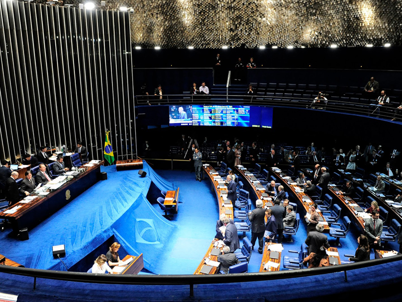 Senado de Brasil conforma comisión para el juicio político a Dilma