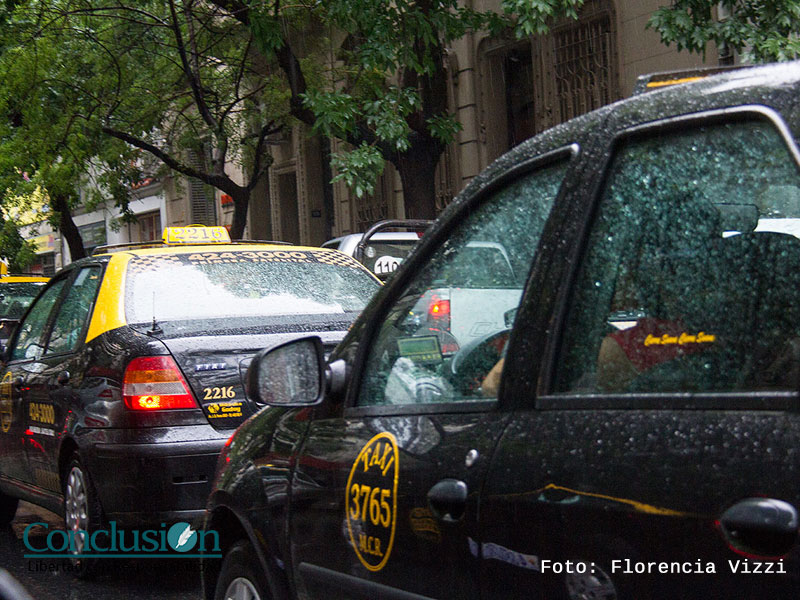 El Concejo dijo «sí» en primera instancia y aumentarán los taxis