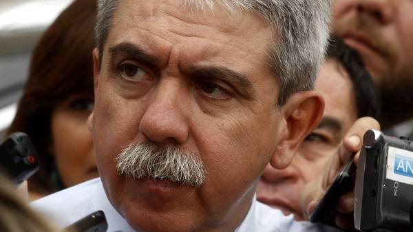 Procesan a Aníbal Fernández por sobreprecios de 460 millones