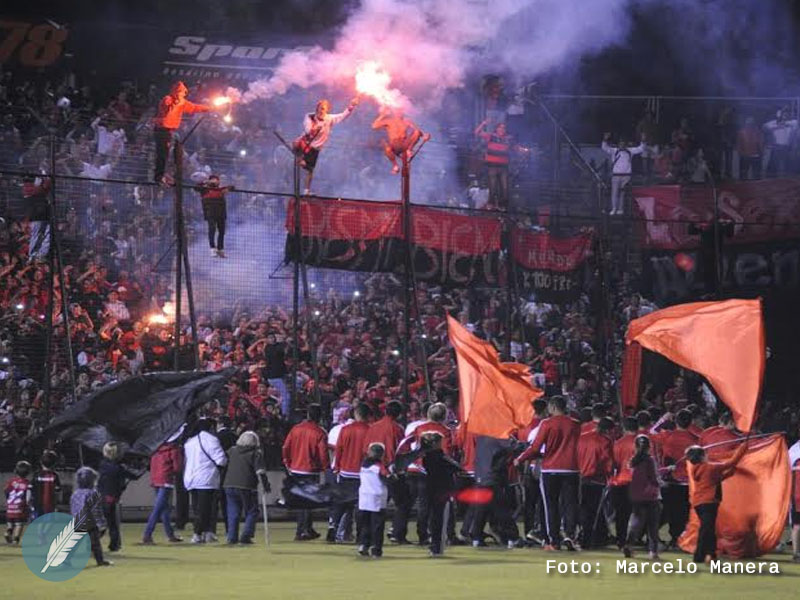 Más de 25 mil hinchas coparon el Coloso en el Banderazo