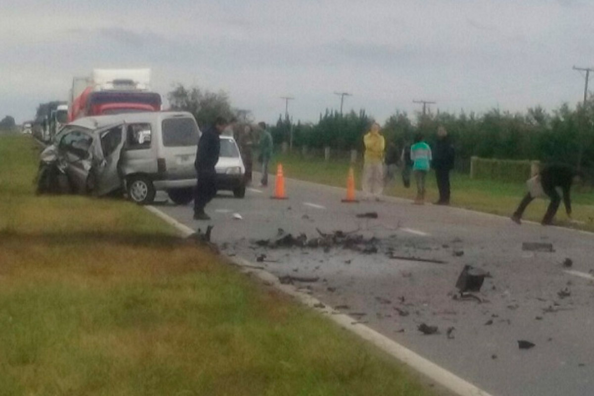 Tres muertos al chocar dos autos en inmediaciones a Ibarlucea