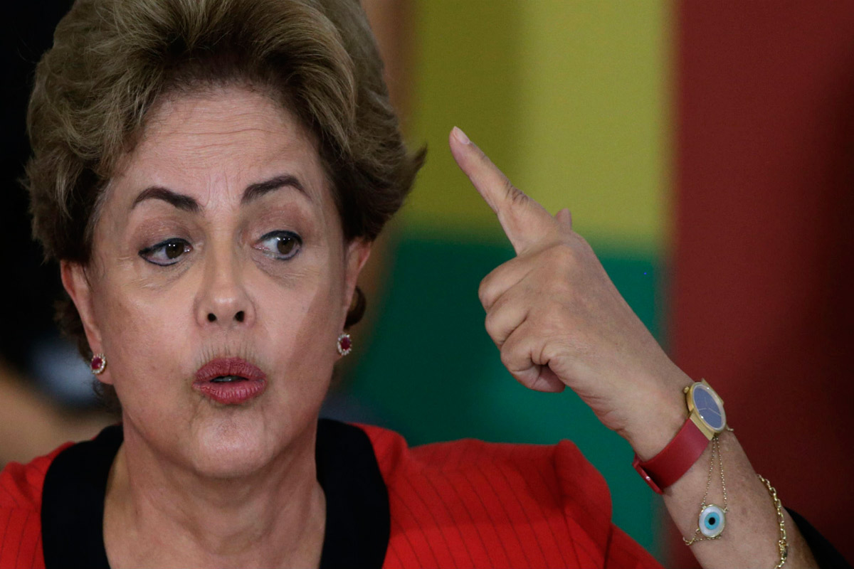 Rousseff discute estrategias contra juicio político