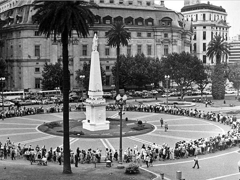 Se cumplen 39 años de la primera ronda de las Madres de Plaza de Mayo