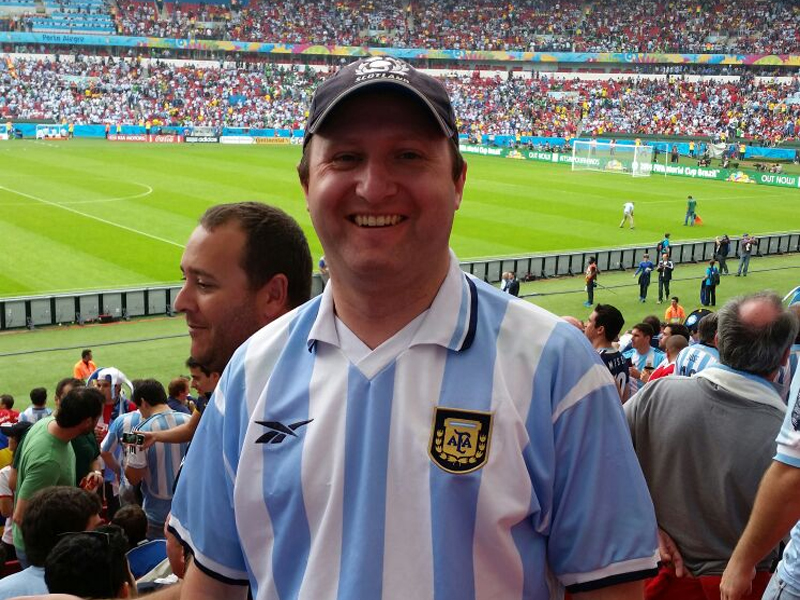 Mark, un fanático que viaja por el mundo para ver clásicos