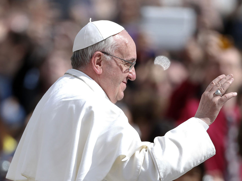 El Papa pidió un modelo que respete la dignidad humana