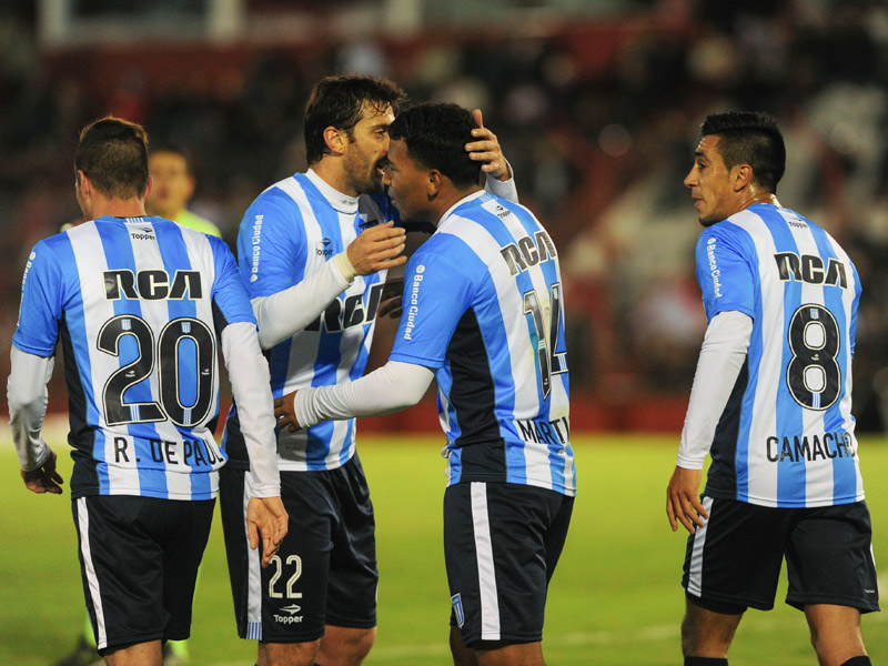 Zona 2: Racing sorprendió a Huracán en Parque Patricios