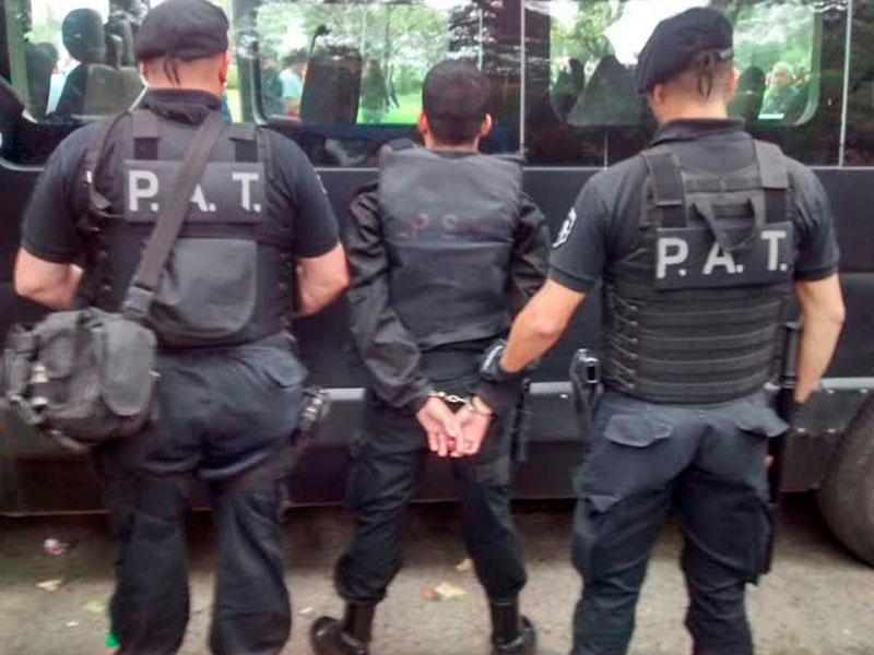 Un falso policía en el operativo de seguridad del clásico