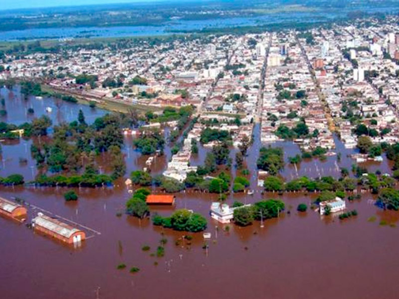 Estiman que recién a fin de año podrían recuperarse los campos inundados en Santa Fe