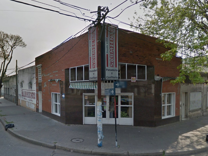 Balean frente de panadería de un simpatizante de Central