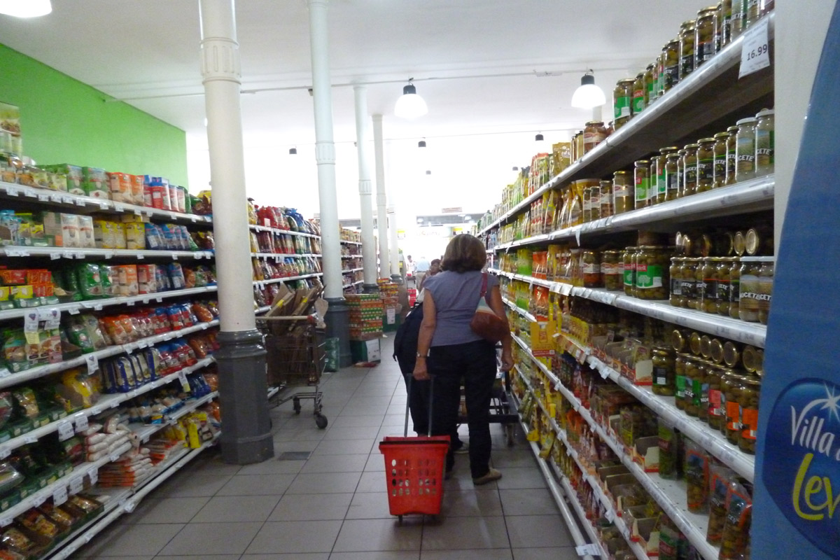 Sin IVA, la canasta alimentaria beneficiaria a 836.000 pobres