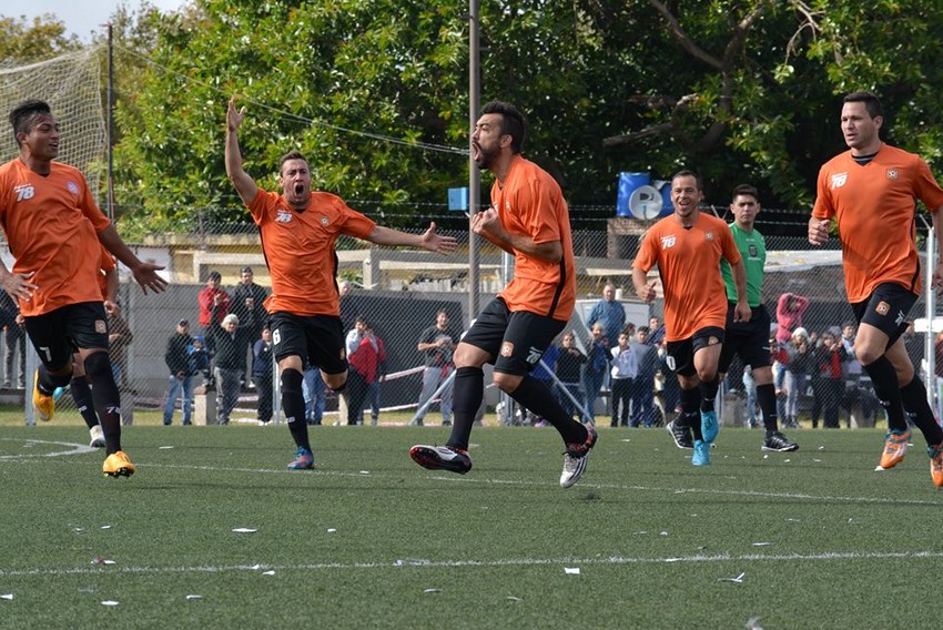 Adiur ganó con autoridad y sacó ventaja para llegar al ascenso