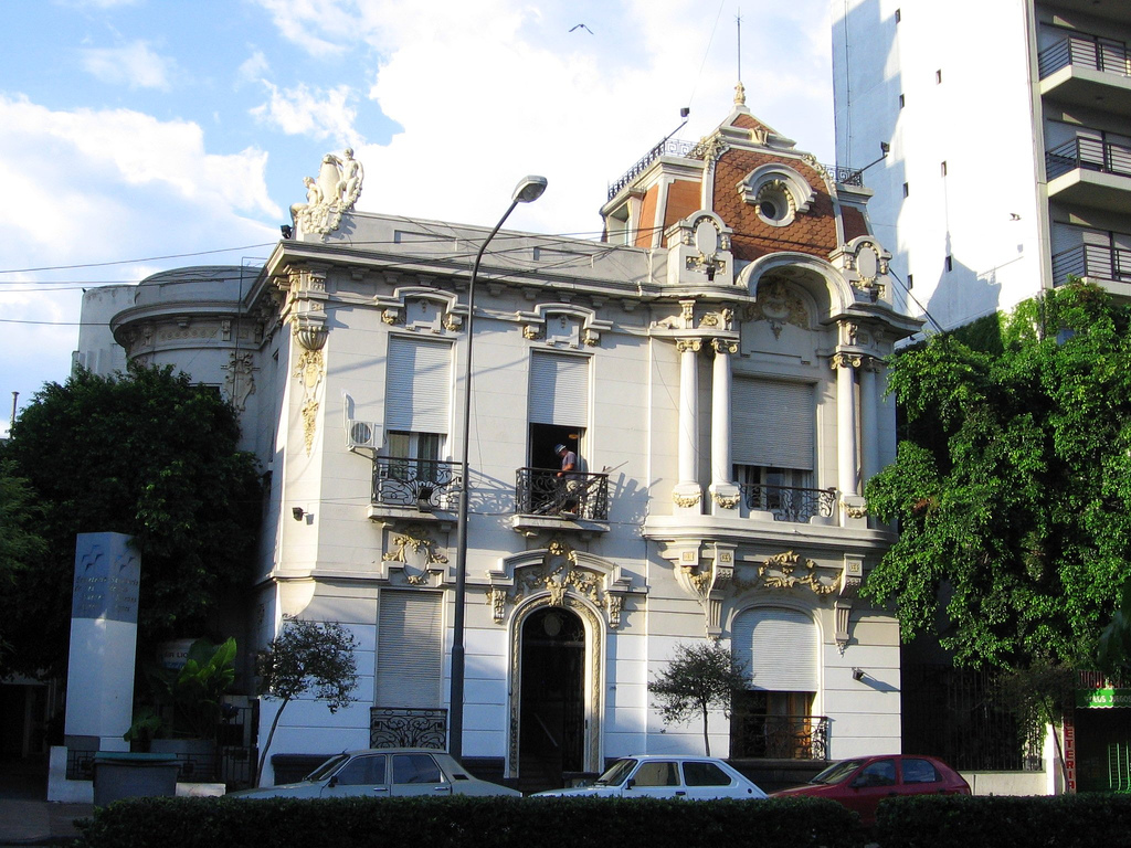 El Sanatorio de los Nuevos Ayres acusó al Pami por la muerte de un paciente