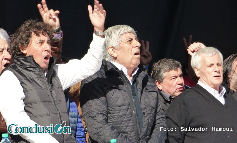 La CTA y la CGT negocian la realización de un paro nacional