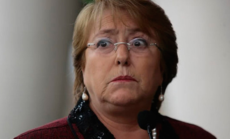 Bachelet indignada con publicación que le implica en caso de corrupción