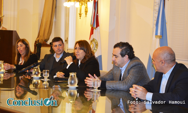 Anuncian que en 2020 todo Rosario tendrá servicio de cloacas