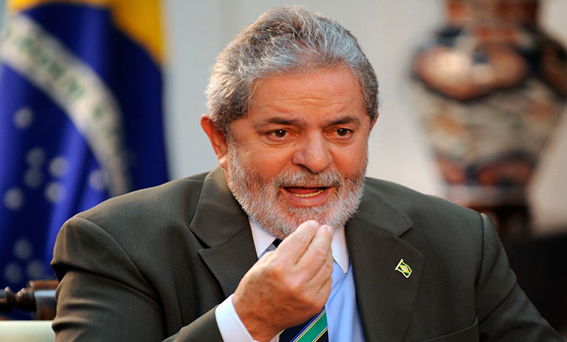 Lula: tras rumores de detención, manifestantes brindan apoyo frente a su casa