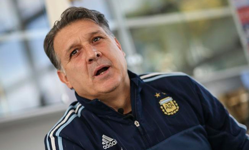 Gerardo Martino “gambeteó” la realidad que atraviesa AFA