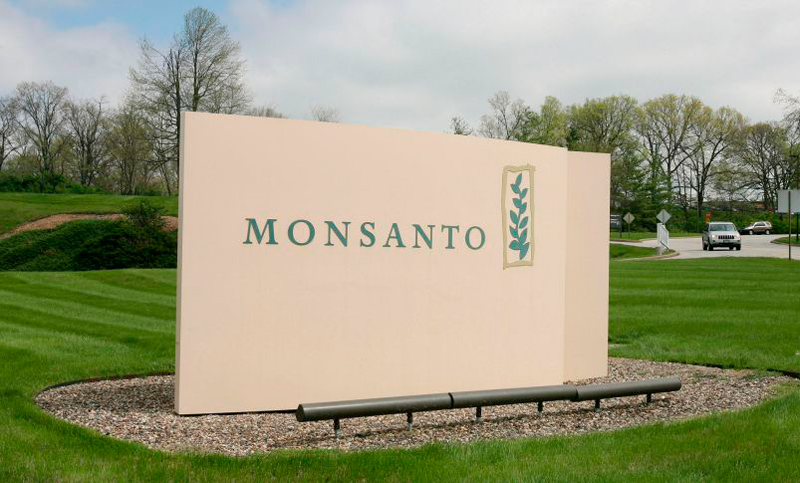 Monsanto busca evitar controles creando Colegio de Agrónomos