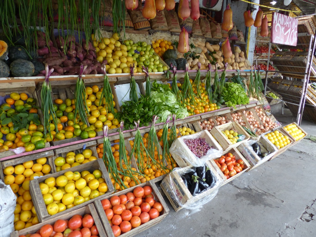 Las lluvias de abril ya repercuten en precio de frutas y verduras