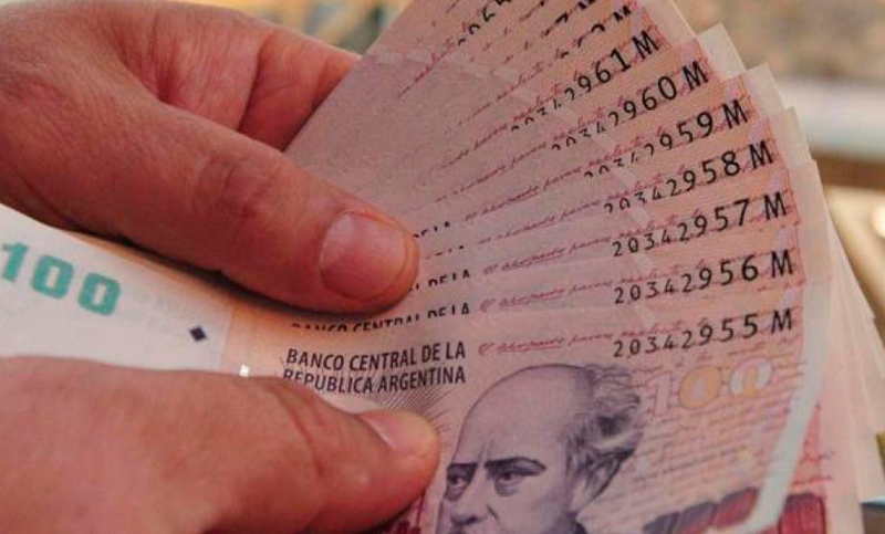 Consultora Ecolatina: el salario real cayó 8% en el primer trimestre