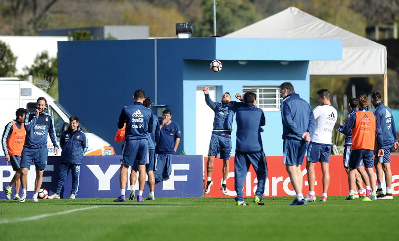 Selección argentina: Martino probó con Augusto Fernández y Gaitán