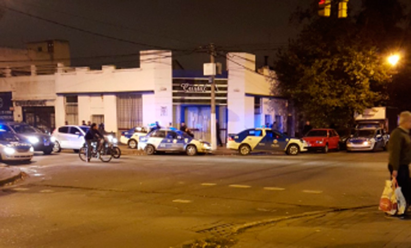 Robo, persecución y tiroteo en la zona oeste de la ciudad