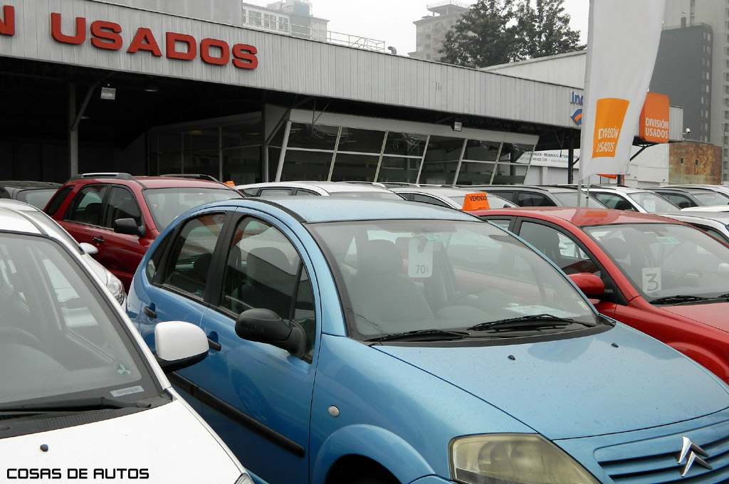 Ventas de autos usados se desplomaron casi 14% en abril
