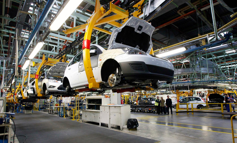 La producción de autos retrocedió un 0,4% en abril, según Adefa