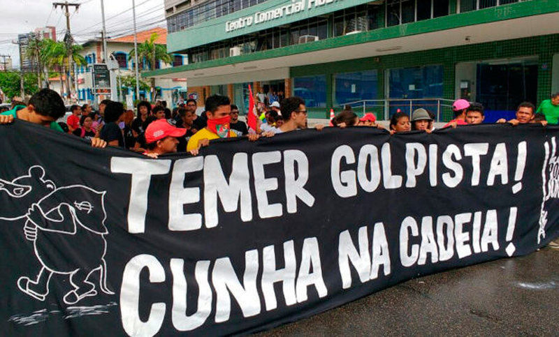 Marchas y hasta un cacerolazo en nota televisiva contra Michel Temer