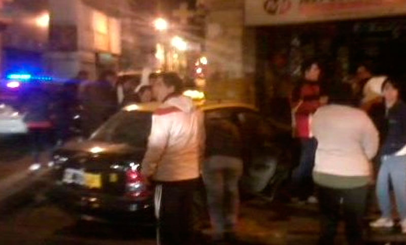 Siniestro vial en Sarmiento y San Luis: dos heridos