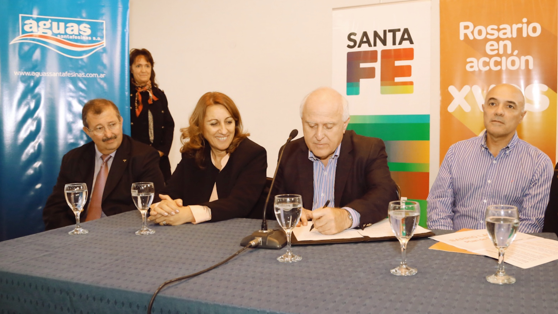 Invierten 100 millones de pesos en obra de cloacas para 10 mil vecinos