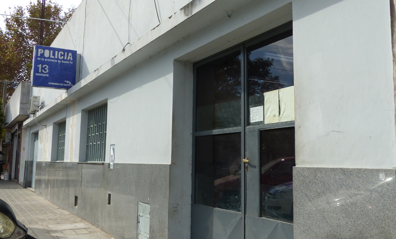 Evadió un control de alcoholemia y terminó colisionando con un móvil policial