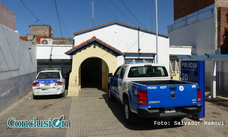 Le asestaron un culatazo, ingresaron a la casa y le robaron todo