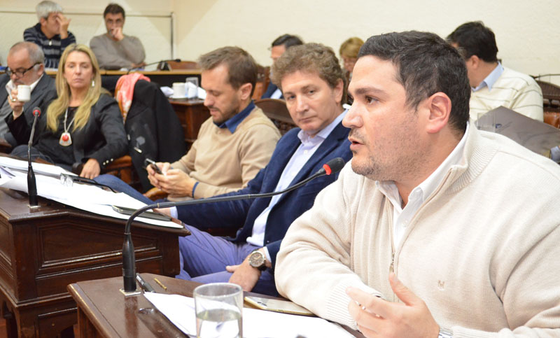 Aprueban ordenanza de cocheras y creación del mercado social