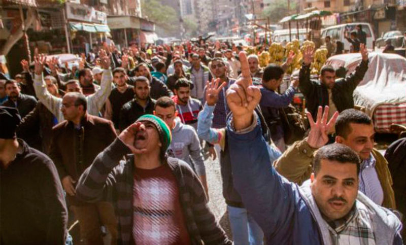 Egipto: 101 manifestantes más condenados a la cárcel por protestar en las calles