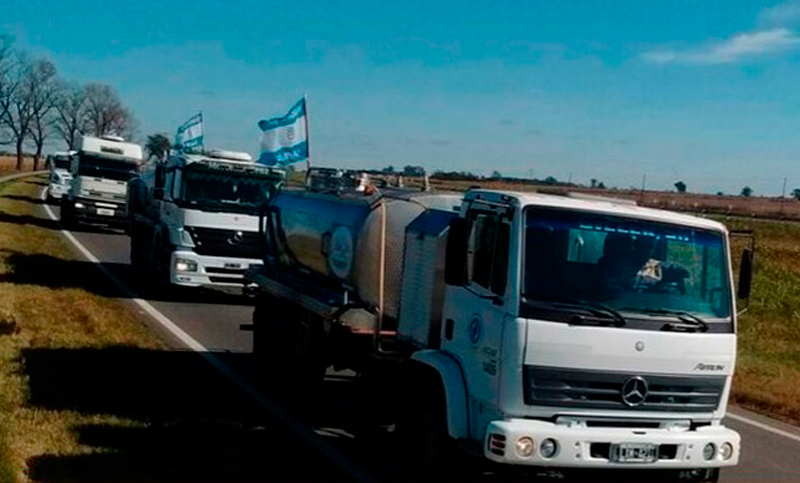 Crisis láctea: camioneros, empresarios y gobierno provincial reclamarán a Nación