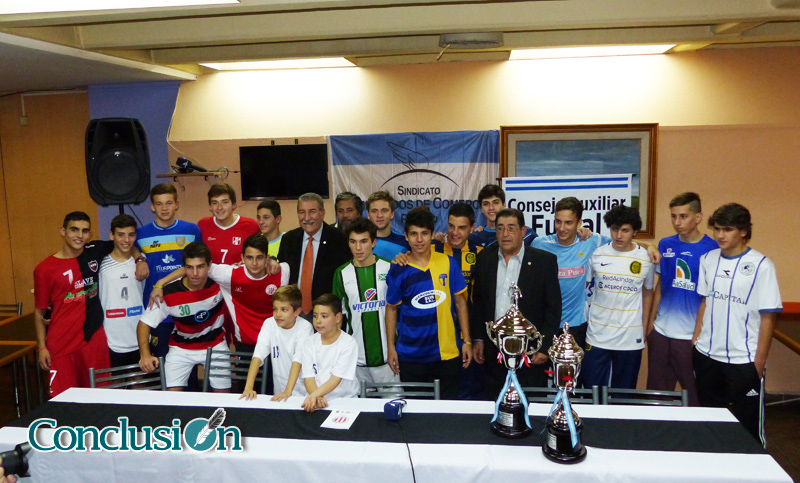 El Torneo Nacional de Futsal se presentó anoche en Empleados de Comercio