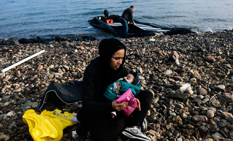 Continúa bajando el número de migrantes que llegan a Grecia