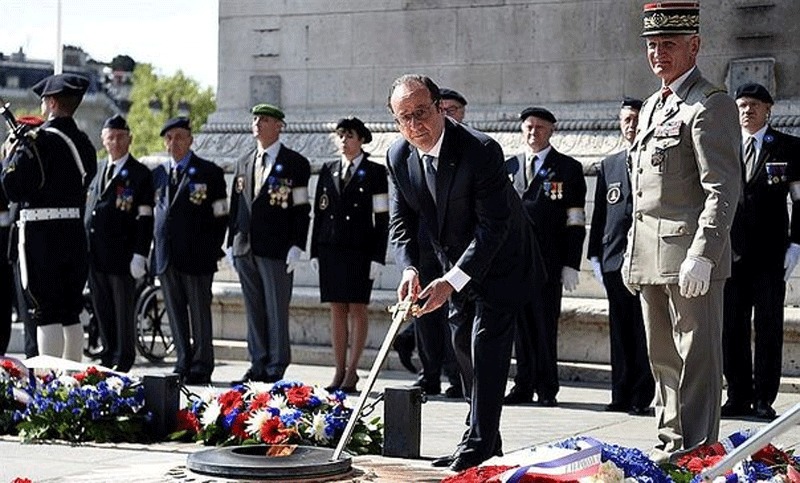 Hollande presidió ceremonia por fin de la Segunda Guerra Mundial