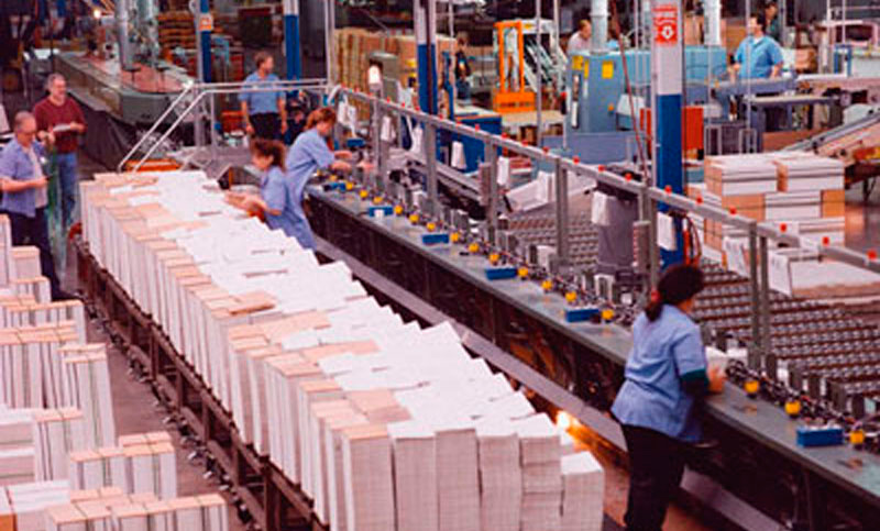 Según el Indec, la producción industrial bajó 6,4% durante junio
