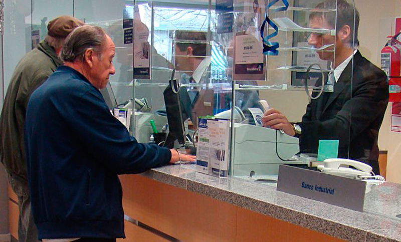 Beneficios a jubilados y costos del aumento anunciado por Macri