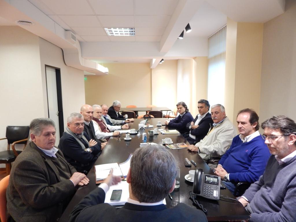 Mutualistas se reunieron con bancos para solicitar el fin de cierre de cuentas