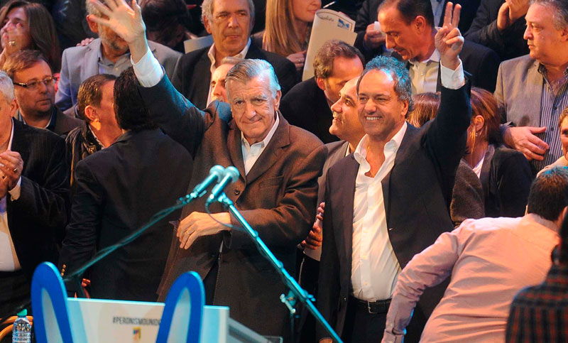 Con críticas al gobierno, Gioja asumió la conducción del PJ